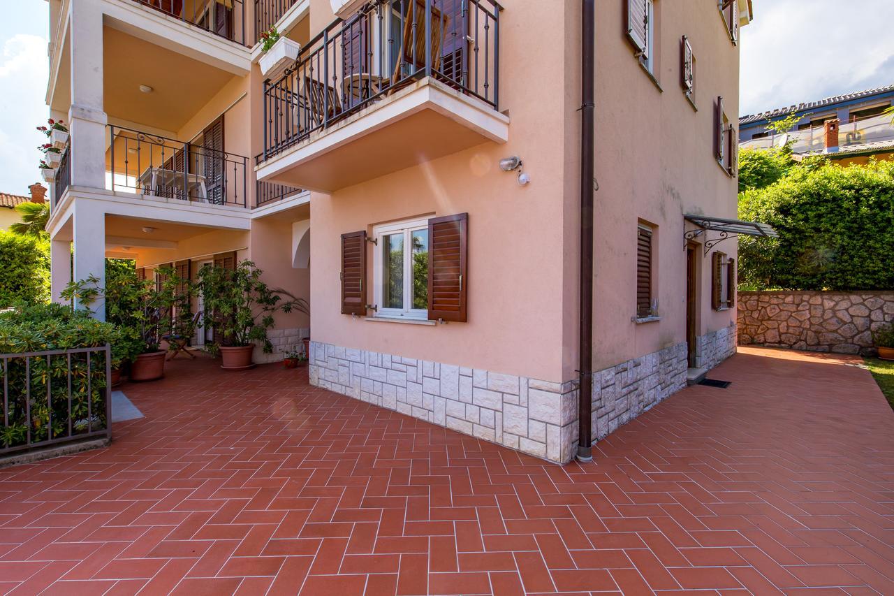 Rona Apartments Ani Ičići Zewnętrze zdjęcie